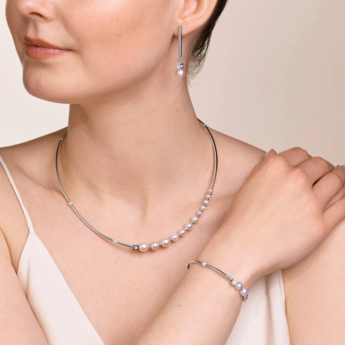 Bracelet Asymmetry freshwater pearls & stainless steel white-silver