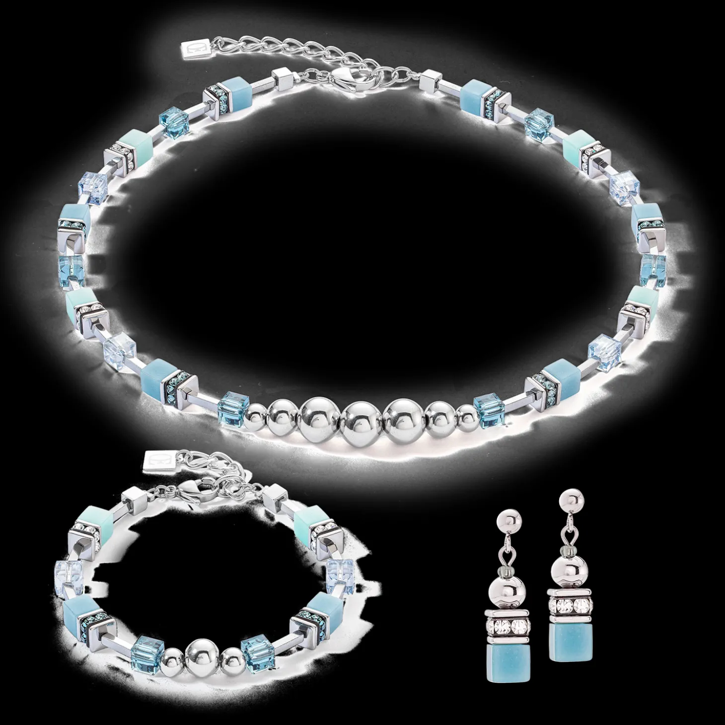 GeoCUBE® Fusion Spheres earrings ice blue