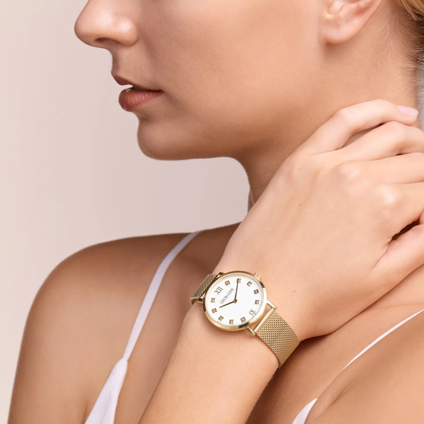 Watch Round Brilliant White Milanese Stainless Steel Gold